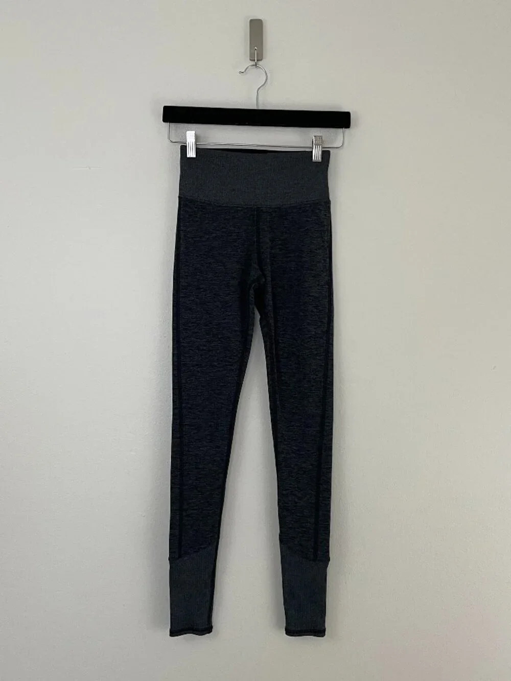 Alo Yoga Alosoft Lounge High Rise Leggings in Dove Grey Heather Size XS